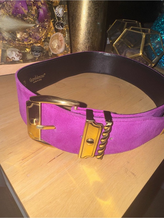 Versace Accessories - 80s Vintage Gianni Versace Fuchsia Suede Wide Belt with Gold-Tone Chain Buckle